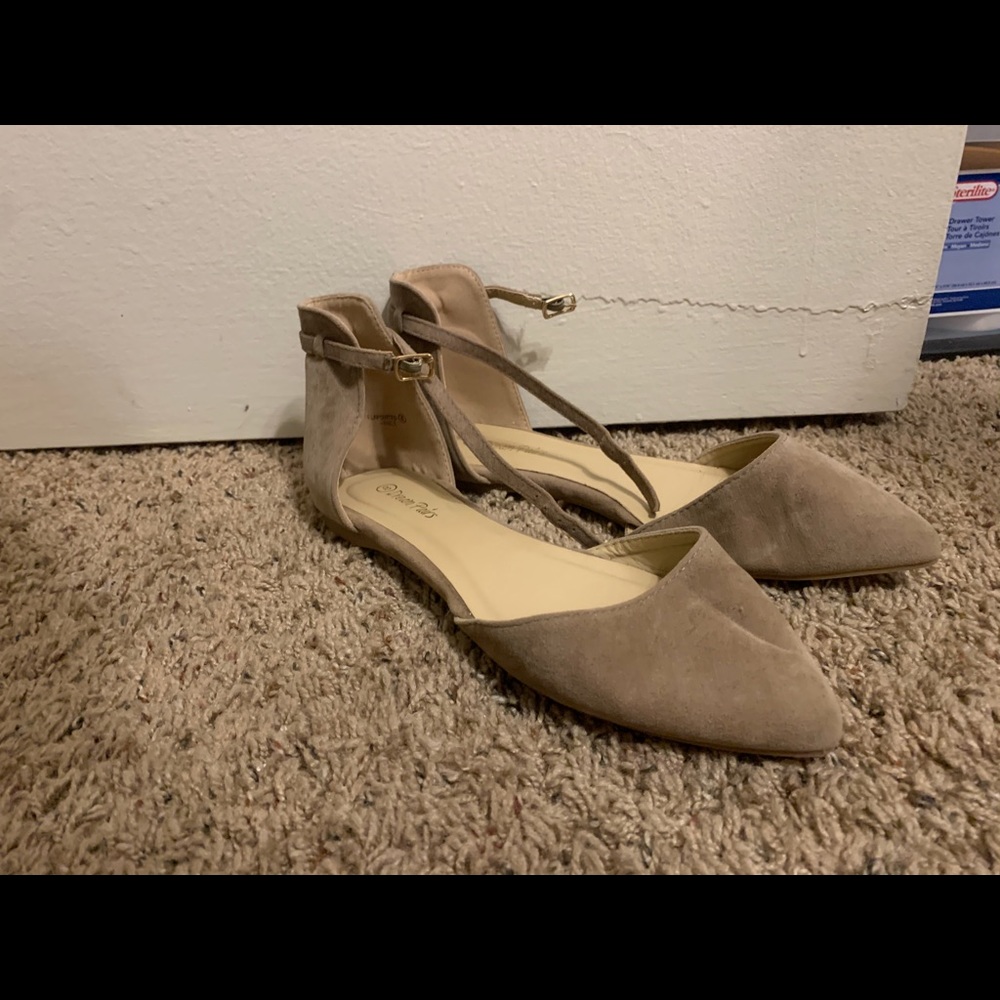 Tan flats